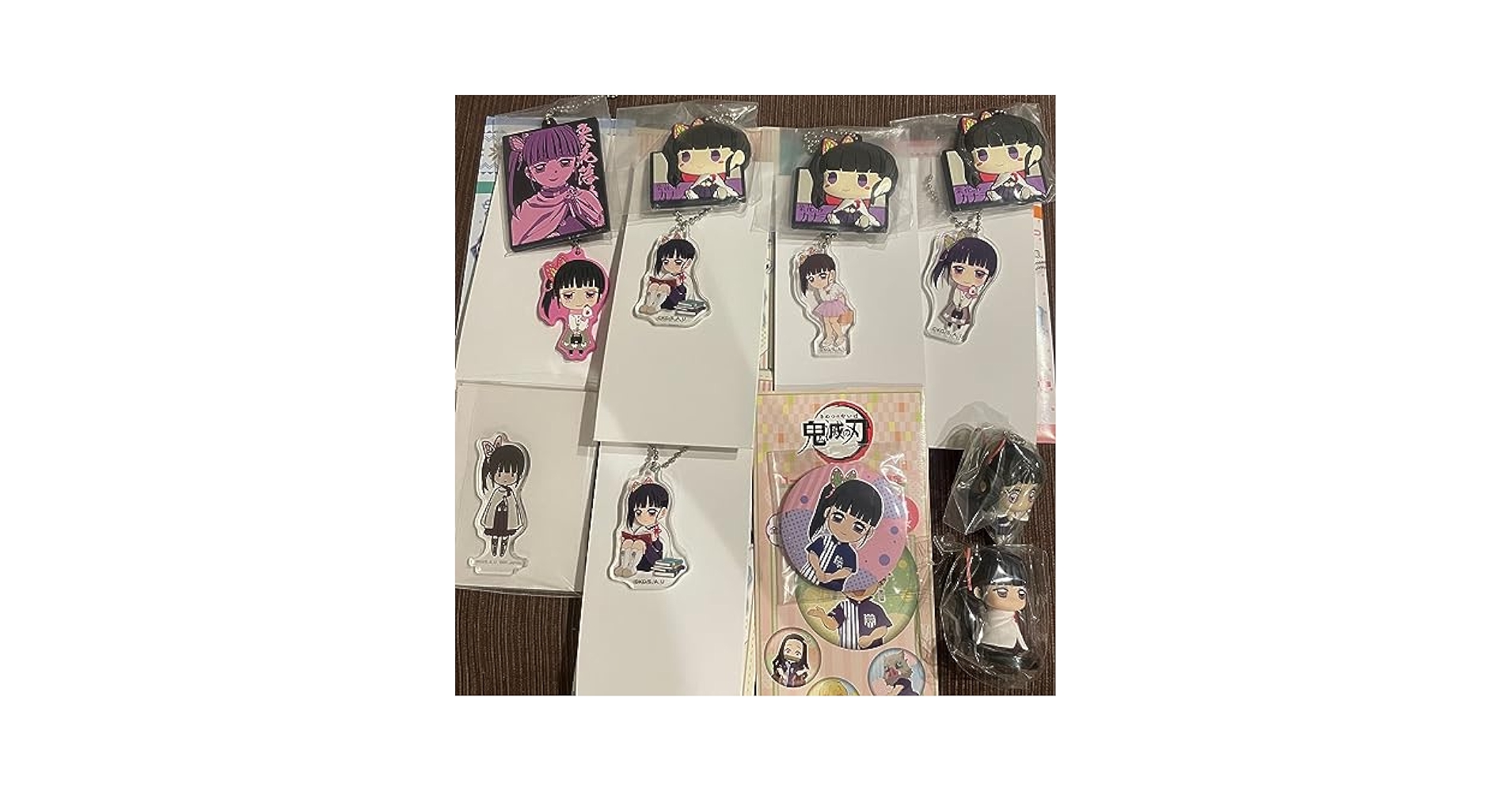 ☆ 鬼滅の刃　ひな祭2020　アクリルスタンド　缶バッジ　栗花落カナヲ ☆ 鬼滅の刃 ひな祭2020 アクリルスタンド 缶バッジ 栗花落カナヲ
